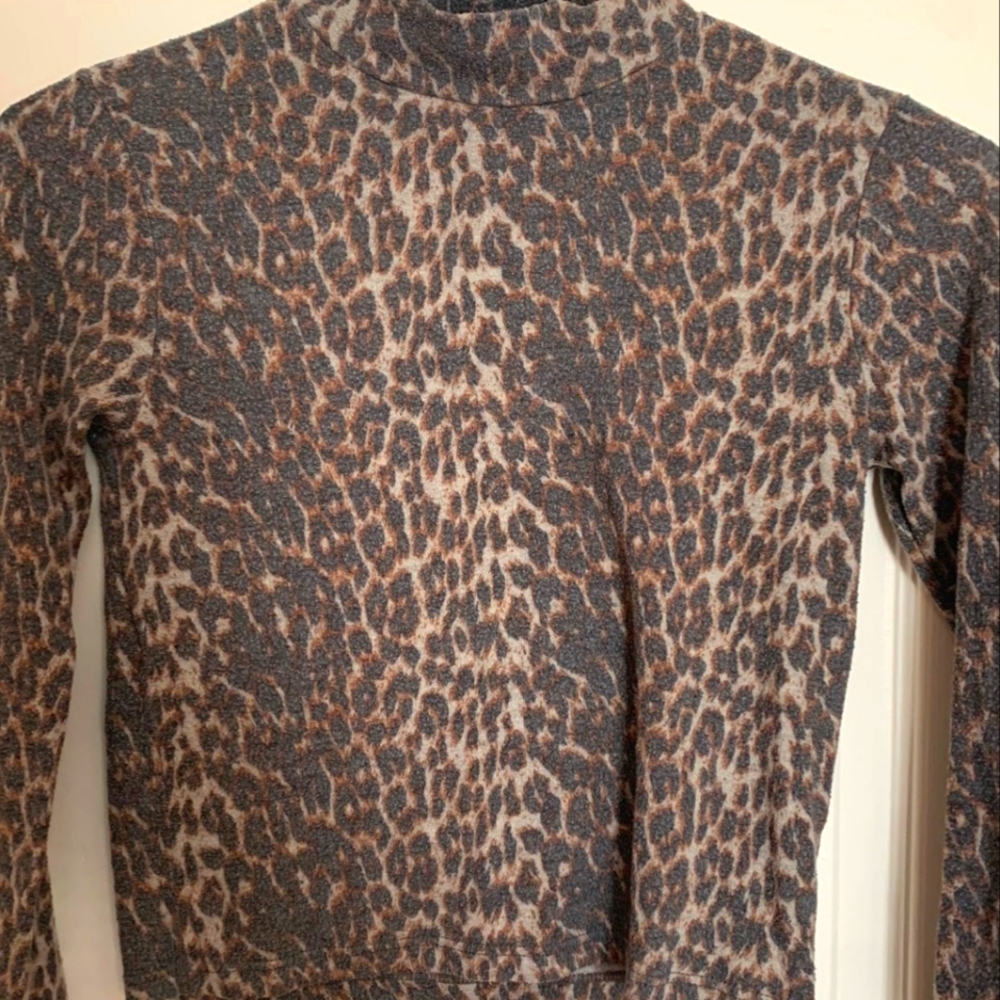 Antistar animal print turtle neck long sleeve top XS
